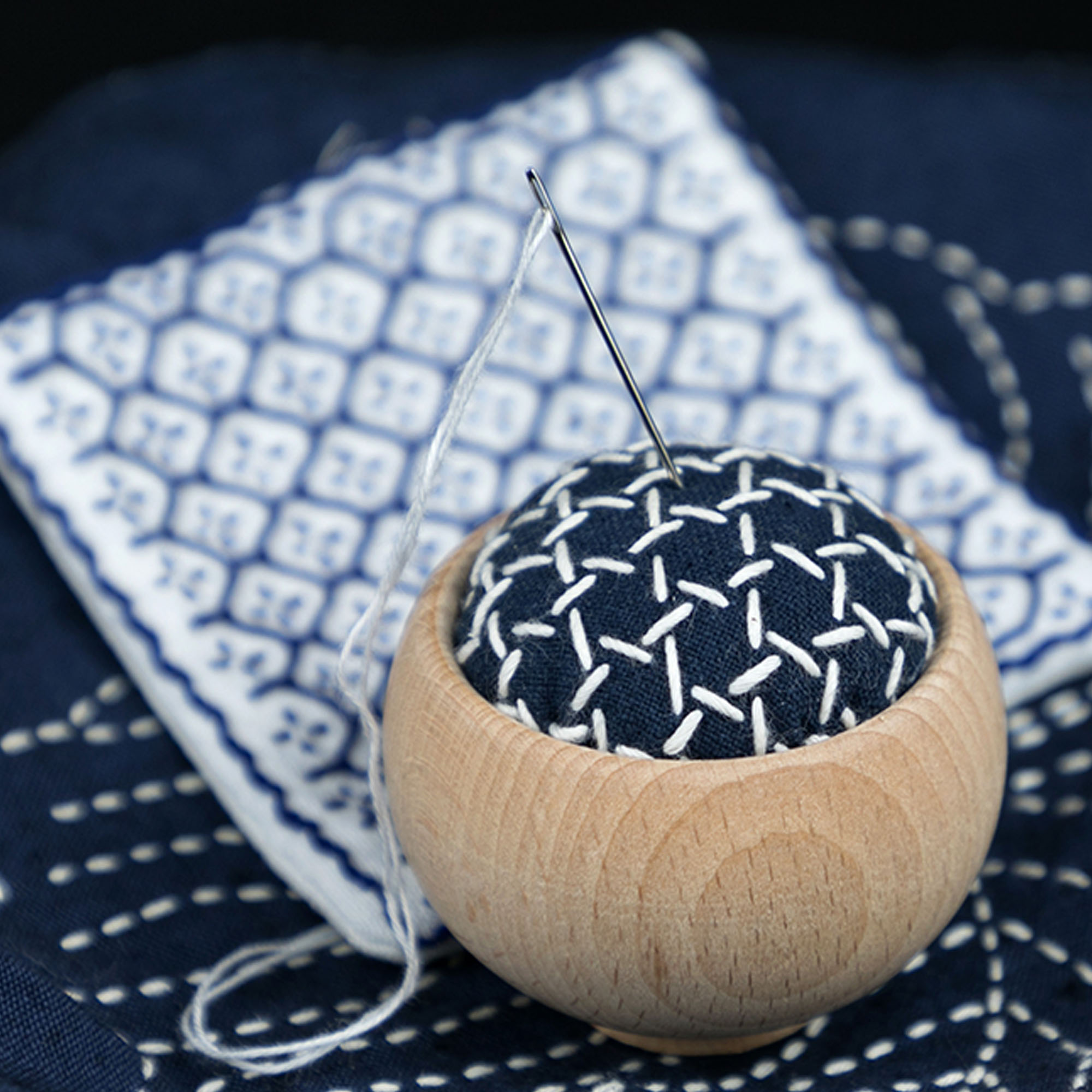 Sewing Pin Cushion - 和風ソリッドウッドベース、sashkoニードルベース、ソーイングオーガナイザー