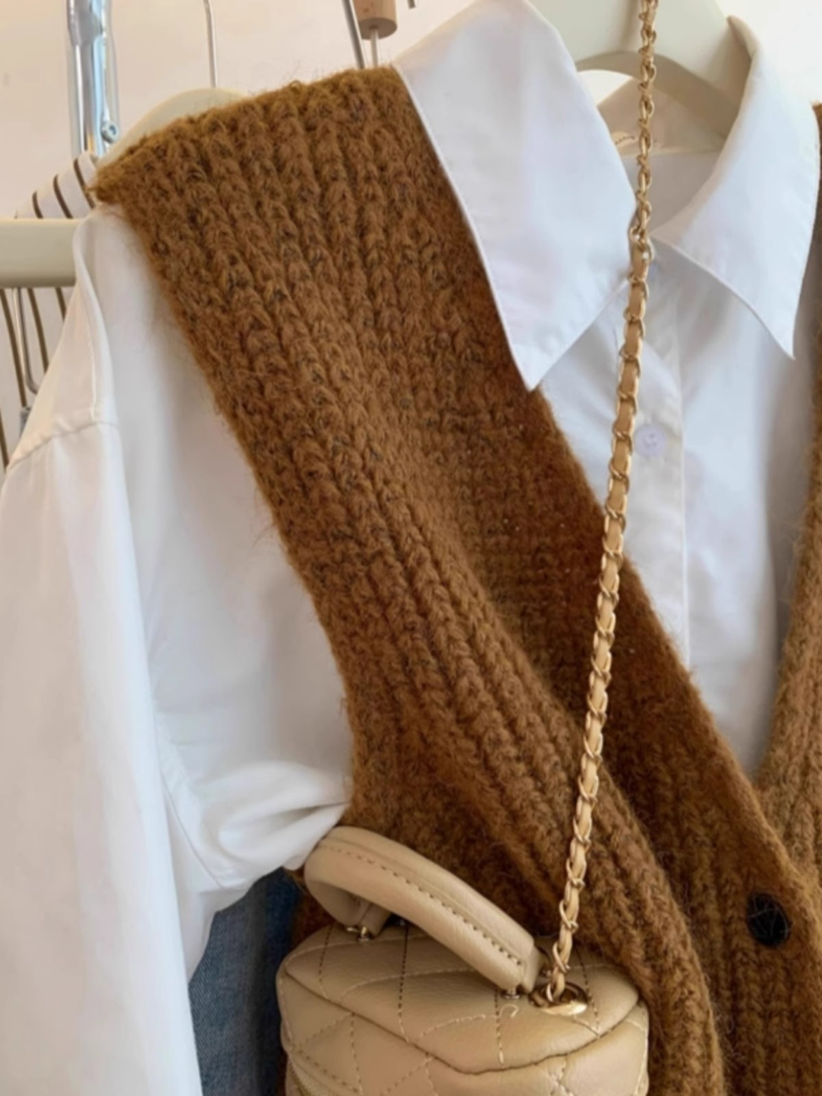 韓国風プラスサイズレディースニットベストトップレイヤードシャ - Shoulder Pad Set In のレビューと価格