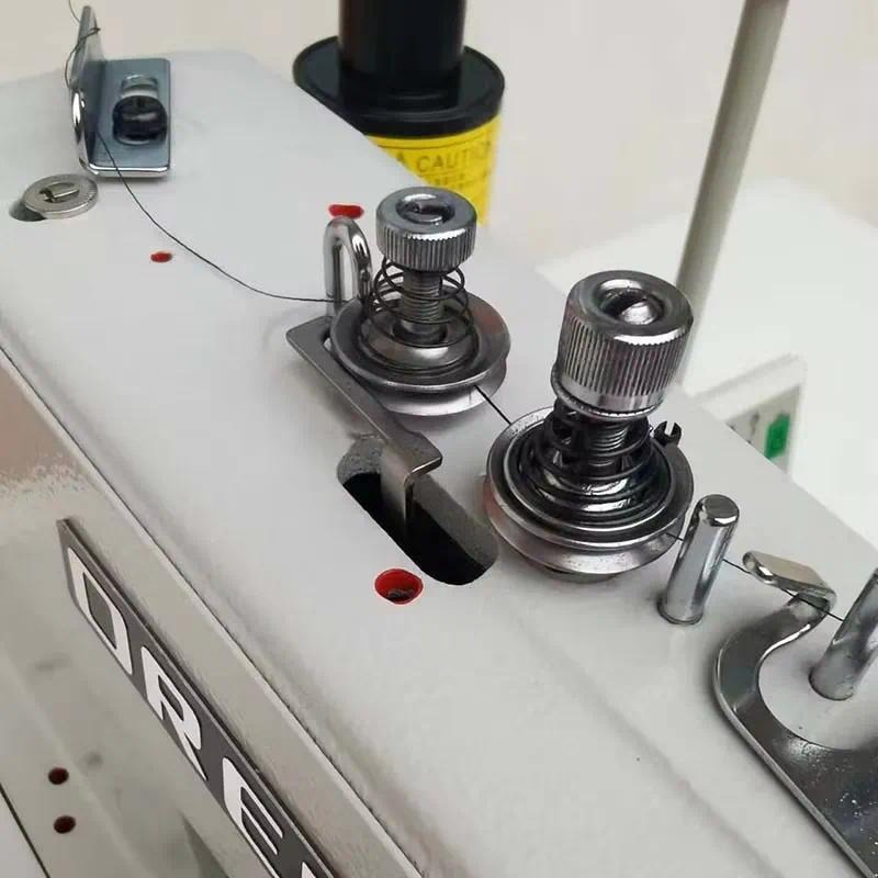 電子式直線ボタンホール縫製機、工業用自動ロックステッチ装置、 - Textile Sewing Factory のレビューと価格